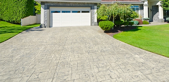 Engineered interlock paver driveway built to handle Ontario freeze-thaw